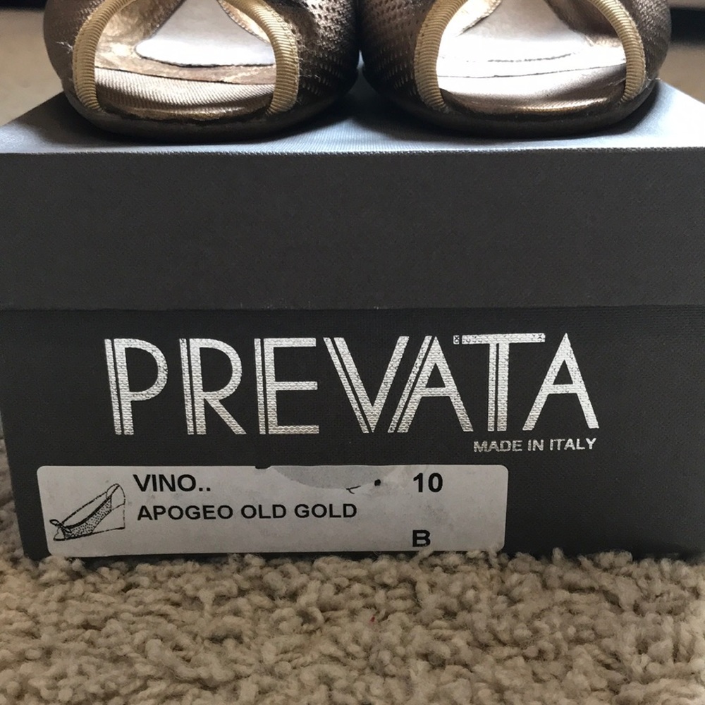 PREVATA Gold Open-Toe Wedges - Picture 2 of 8